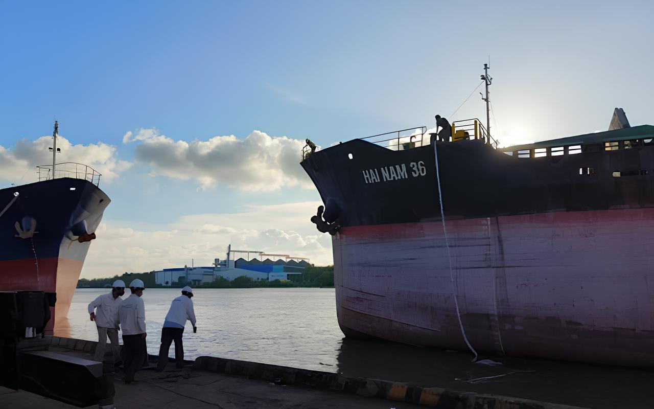 van-chuyen-hang-hoa-duong-bien